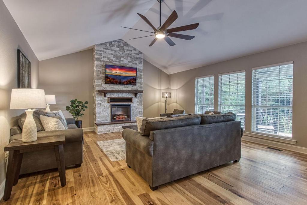 Tranquility Hollow, Indoor Pool, Game Room, 1089 Free Tickets Each Paid Day, Dollywood And More! Sevierville Esterno foto